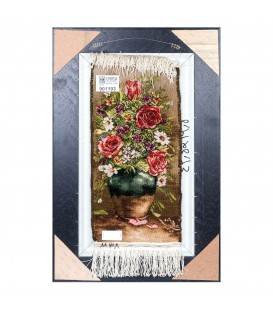 تابلو فرش دستباف طرح گل رز در گلدان کد 901193