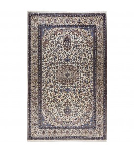 Handgeknüpfter persischer Nain Teppich. Ziffer 174328