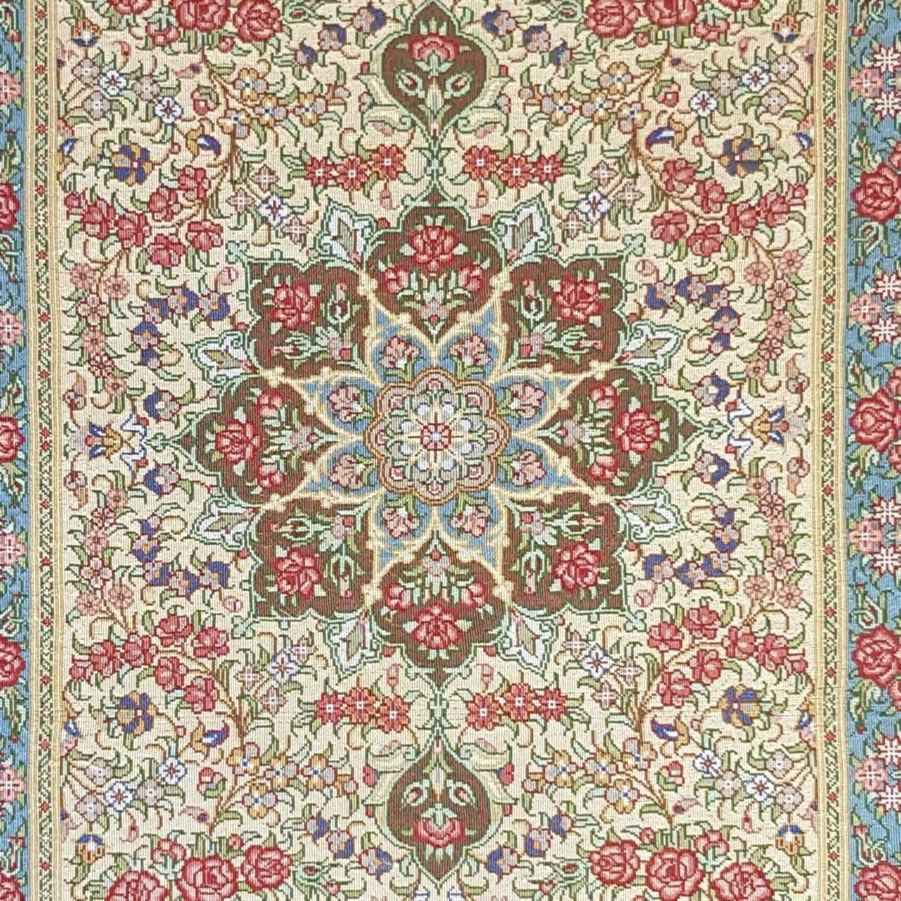 Pictorial Tabriz Carpet Ref: 911152