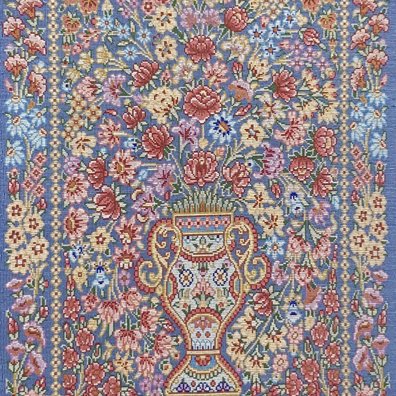 Pictorial Tabriz Carpet Ref: 911156