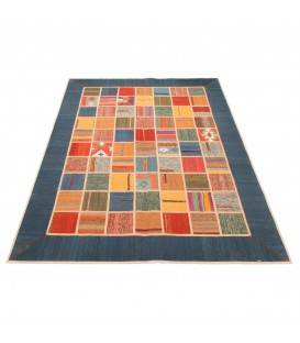 handgeknüpfter persischer Teppich. Ziffe 812060