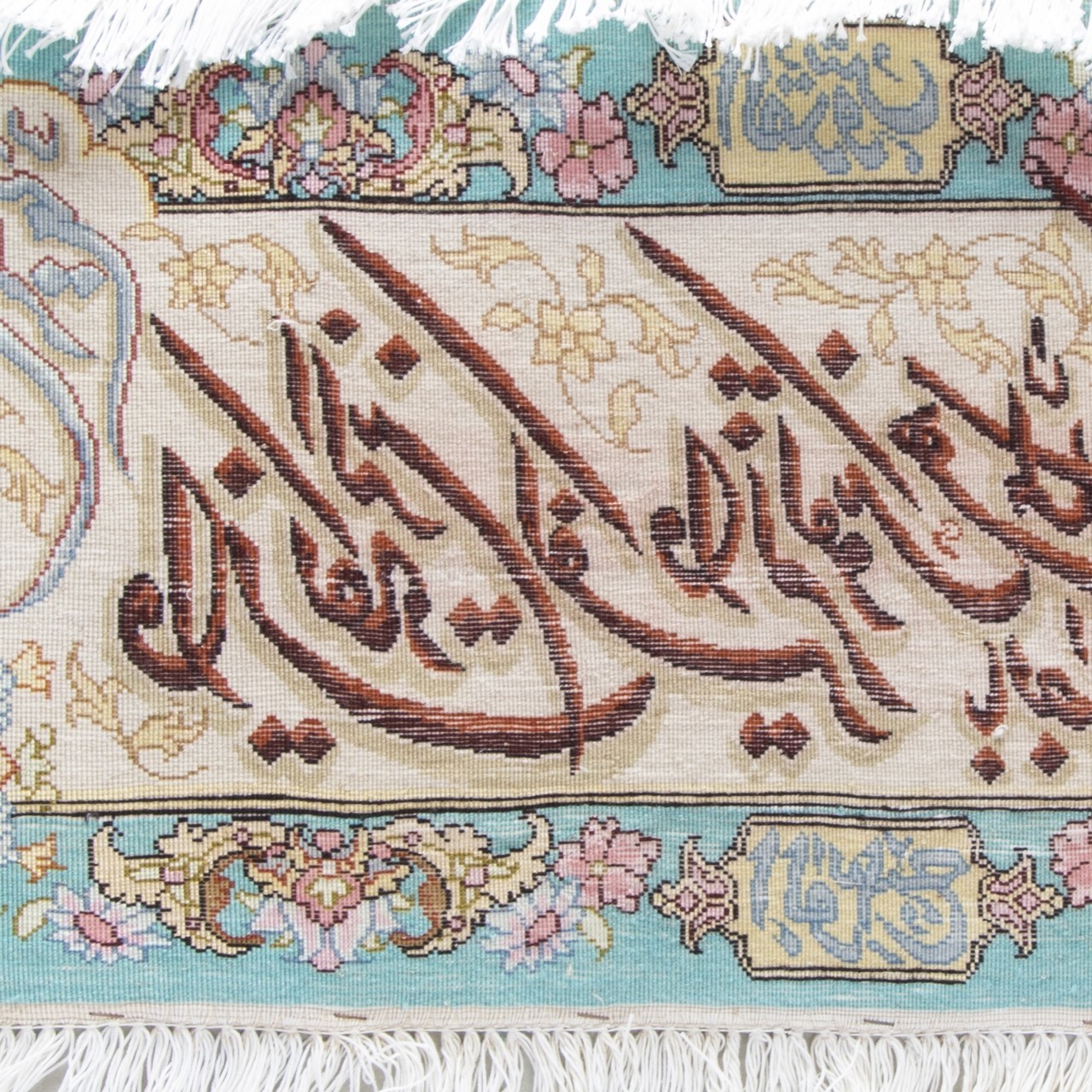 Pictorial Tabriz Carpet Ref: 901400